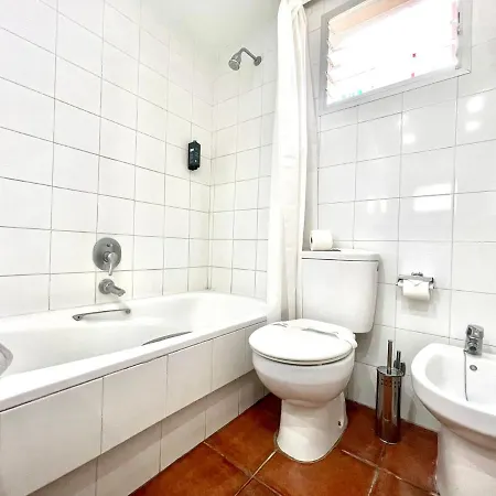 Apartment Few Minutes From The Beach, Wifi,Pool In Los Cristianos, Tenerife South Daire *