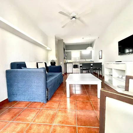 Daire Apartment Few Minutes From The Beach, Wifi,Pool In Los Cristianos, Tenerife South