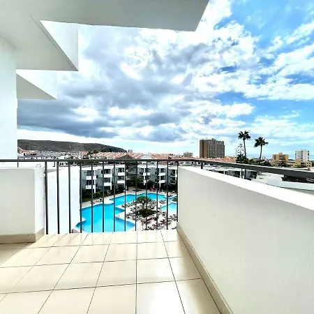 Daire Apartment Few Minutes From The Beach, Wifi,Pool In Los Cristianos, Tenerife South