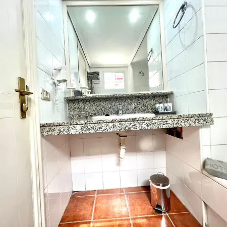 Apartment Few Minutes From The Beach, Wifi,Pool In Los Cristianos, Tenerife South Daire Los Cristianos (Tenerife)