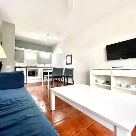 Apartment Few Minutes From The Beach, Wifi,Pool In Los Cristianos, Tenerife South Apartment *